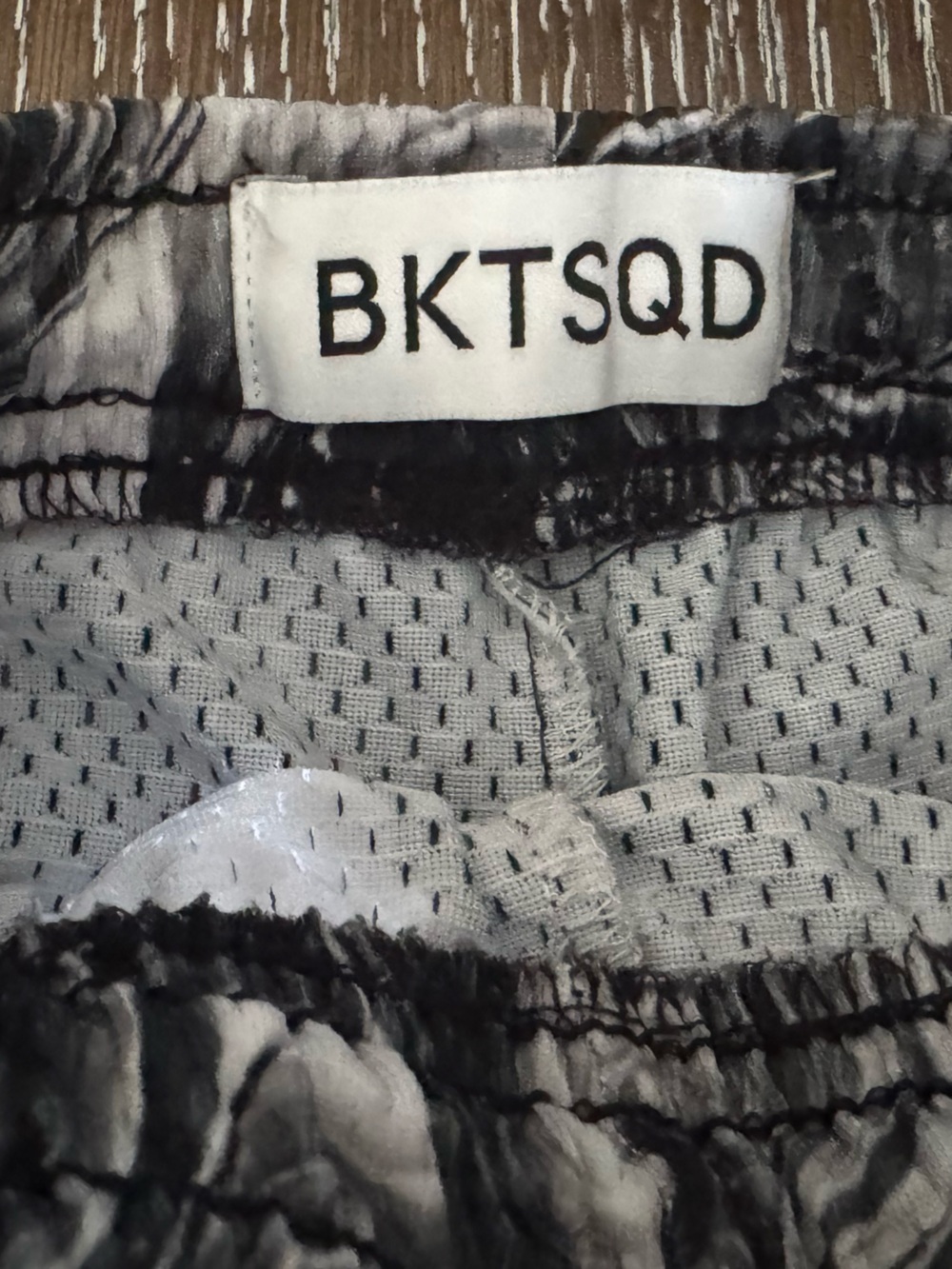 BUCKETSQUAD black & white shorts - Picture 3 of 5